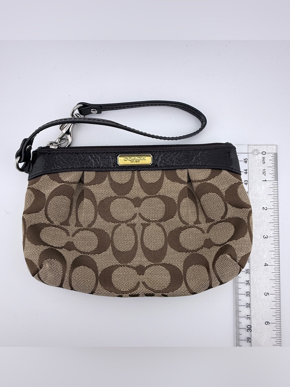 Coach Classic Pleated Signature C Wristlet Pouch